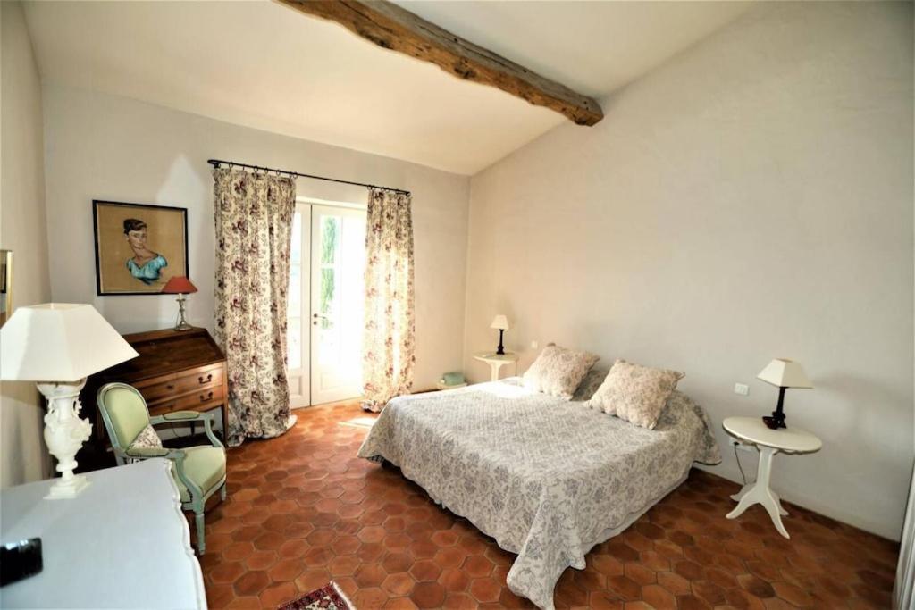 In Gordes, Facing The Entire Luberon Park A Beautiful 5 Bedrooms House Bagian luar foto